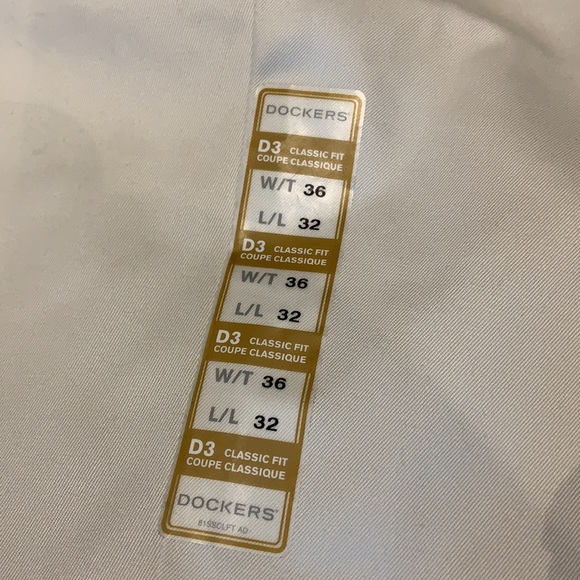 Dockers Classic Fit Signature khakis - Picture 3 of 11